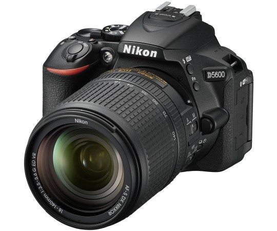 Nikon D5600 hus svart kit AF-S DX 18-140mm  F. 3,5-5,6G ED VR