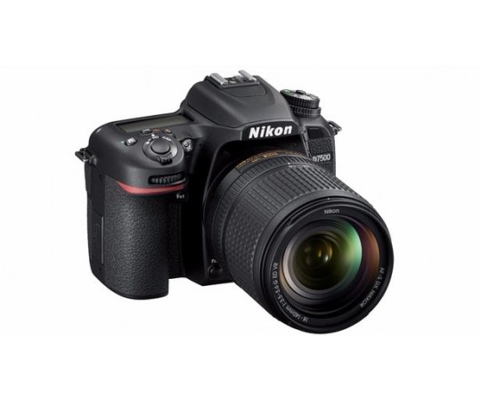Nikon D7500 kit AF-S 18-140  F.3,5-5,6G DX ED VR